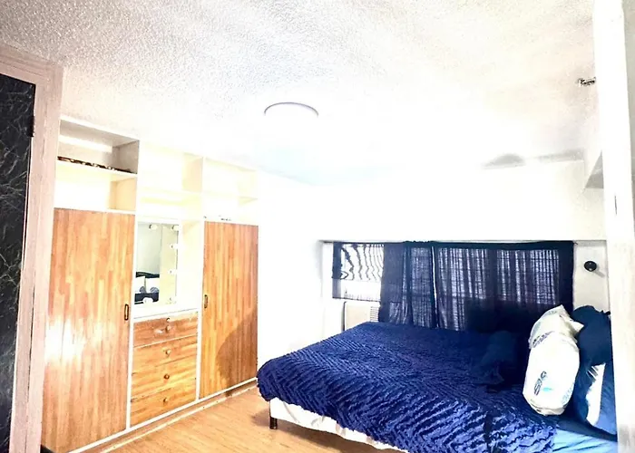 Apartment 10 Mins To Ali Mall With Parking And Netflix Cook Manila