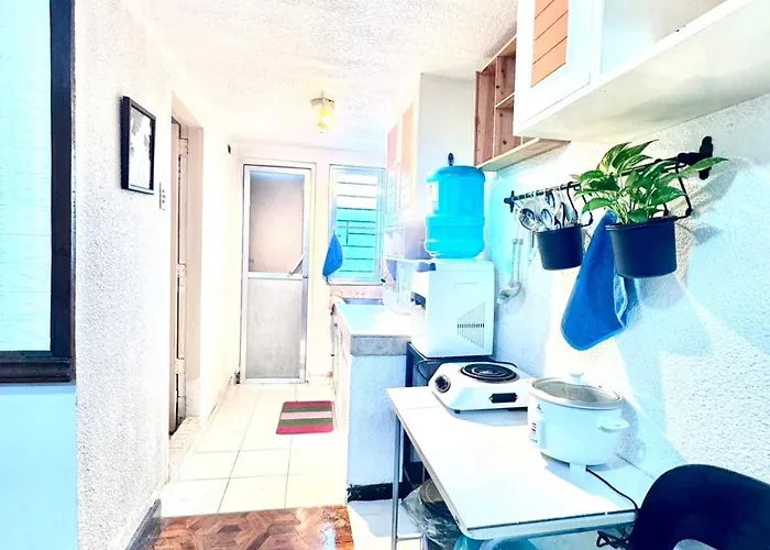 10 Mins To Ali Mall With Parking And Netflix Cook * Manila